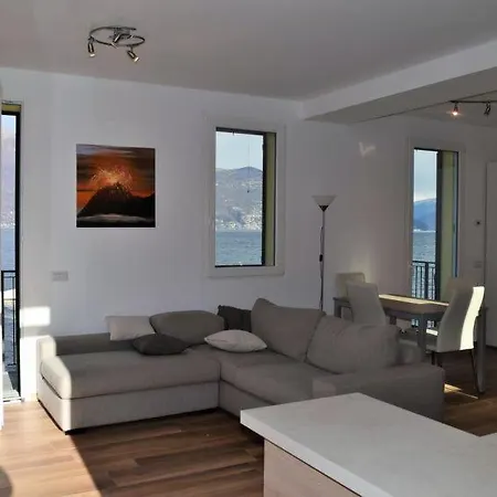 Prázdninový dům Sleeps 8 Air Con Wifi Porto Valtravaglia
