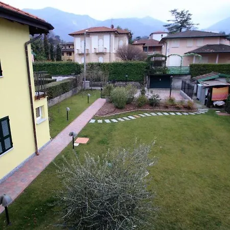 Sleeps 8 Air Con Wifi Holiday home *