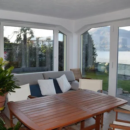 Holiday home Sleeps 8 Air Con Wifi *