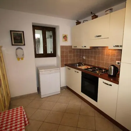 Sleeps 8 Air Con Wifi
